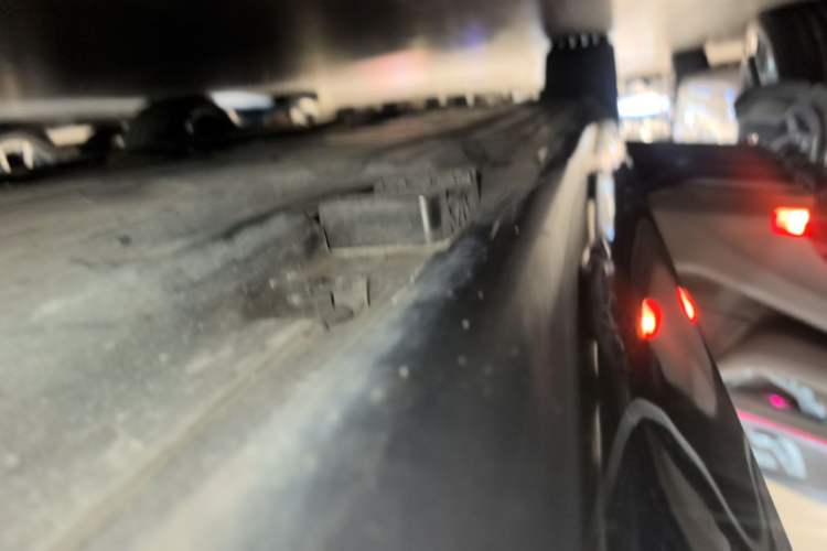 Used Mercedes-Benz E-Class 2016 E 300 L Luxury Model Left Side Sill