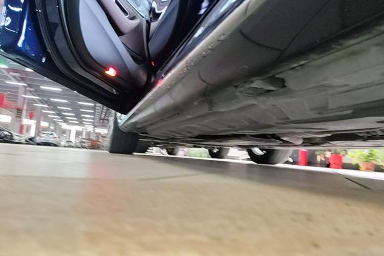 Used Mercedes-Benz E-Class 2016 E 200 L Sport Edition Left Side Sill