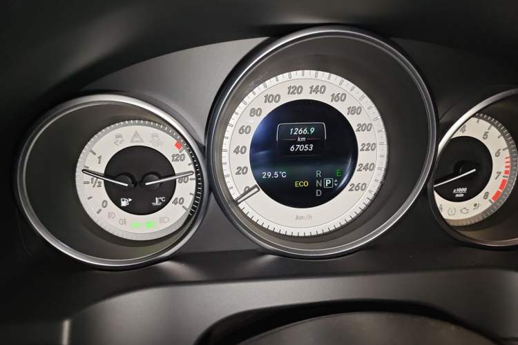 Used Mercedes-Benz E-Class 2016 E 200 Coupe Dynamic Edition Odometer Close Up