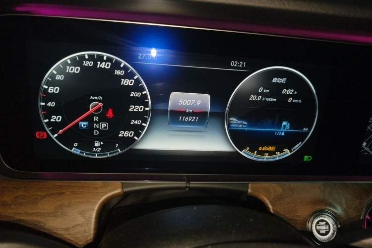 Used Mercedes-Benz E-Class 2016 E 300 L Stylish Model Odometer Close Up