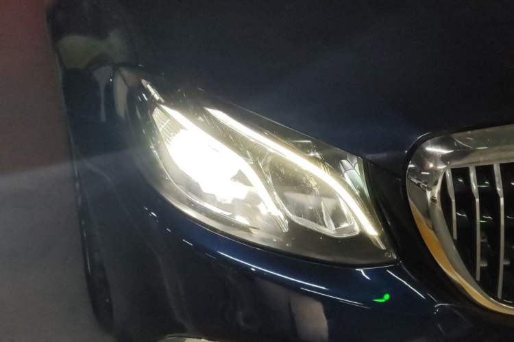 Used Mercedes-Benz E-Class 2016 E 200 L Sport Edition Right Front Headlight