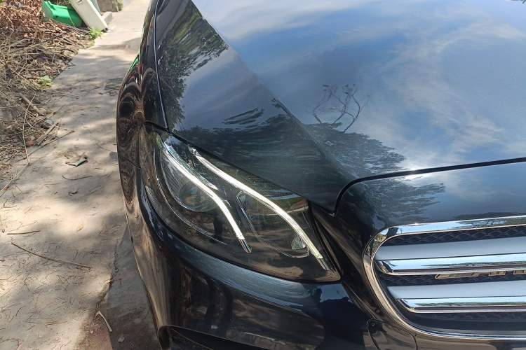 Used Mercedes-Benz E-Class 2016 E 300 L Sporty and Stylish Model Right Front Headlight