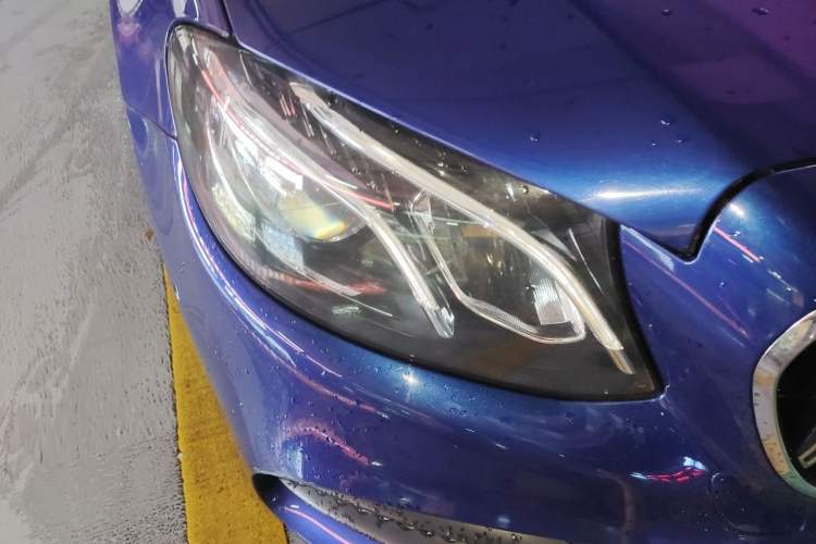 Used Mercedes-Benz E-Class 2016 E 300 L Sporty and Stylish Model Right Front Headlight