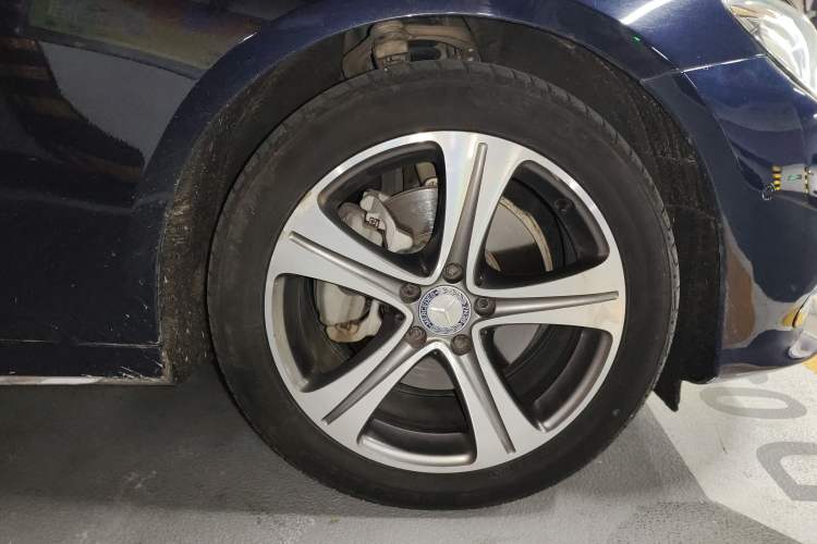 Used Mercedes-Benz E-Class 2016 E 200 L Sport Edition Right Front Wheel Hub