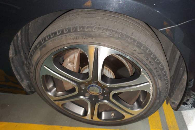 Used Mercedes-Benz E-Class 2016 E 300 L Sporty and Stylish Model Right Front Wheel Hub