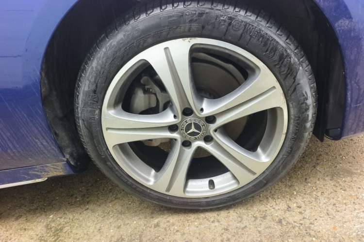 Used Mercedes-Benz E-Class 2016 E 200 L Sport Edition Right Front Wheel Hub
