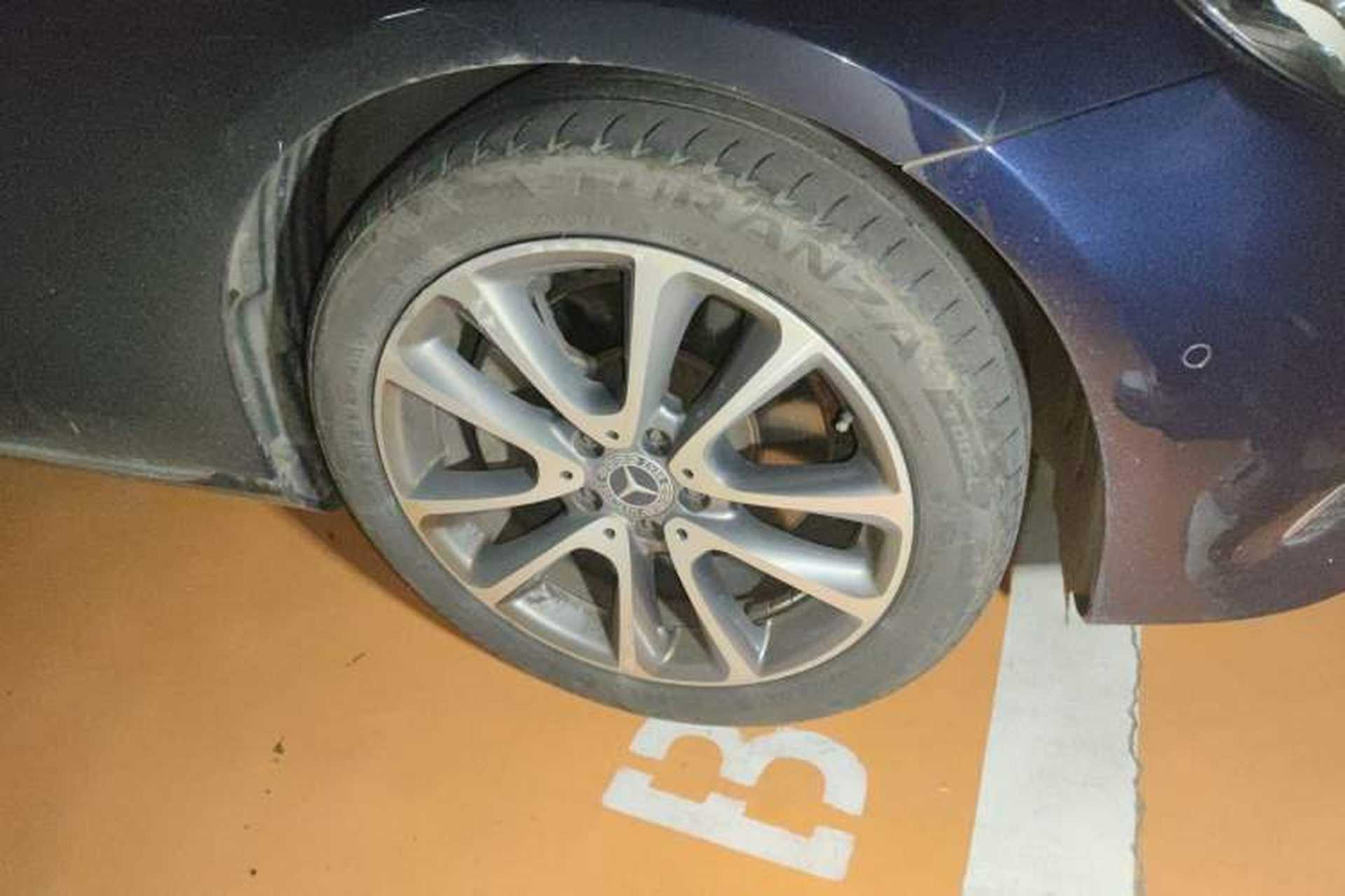 Used Mercedes-Benz E-Class 2016 E 200 L Right Front Wheel Hub