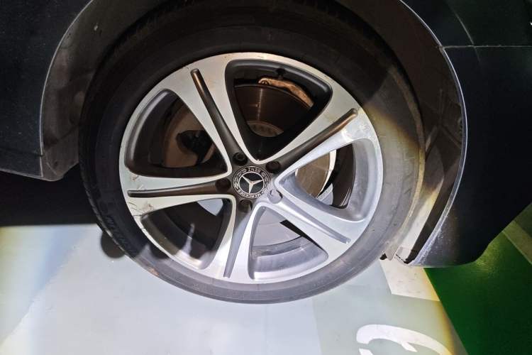 Used Mercedes-Benz E-Class 2016 E 200 L Sport Edition Right Front Wheel Hub