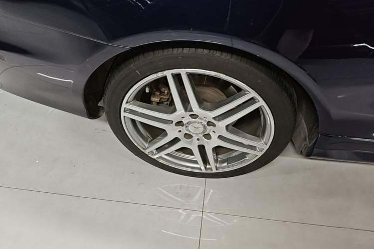 Used Mercedes-Benz E-Class 2016 E 200 Coupe Dynamic Edition Right Rear Wheel Hub