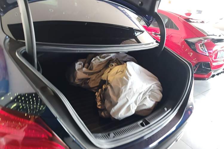 Used Mercedes-Benz E-Class 2016 E 300 L Stylish Model Trunk