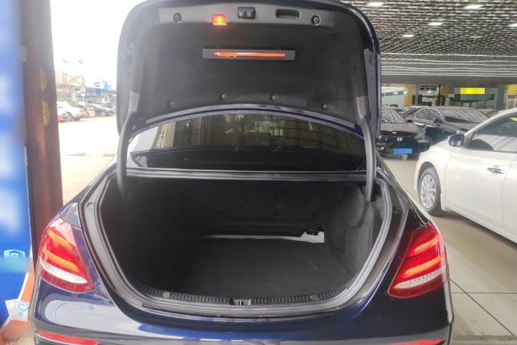 Used Mercedes-Benz E-Class 2016 E 200 L Sport Edition Trunk