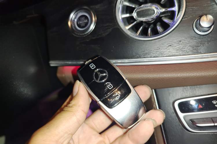 Used Mercedes-Benz E-Class 2016 E 200 L Sport Edition Vehicle Key