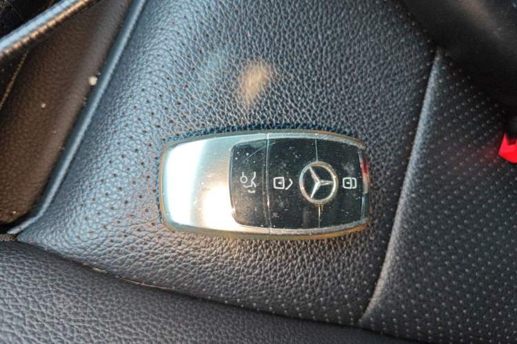 Used Mercedes-Benz E-Class 2016 E 200 L Vehicle Key