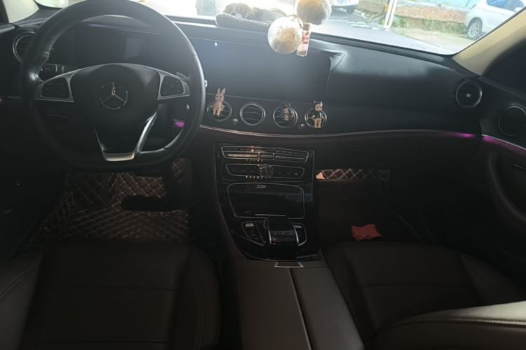Used Mercedes-Benz E-Class 2016 E 300 L Sport Luxury Model Center Console
