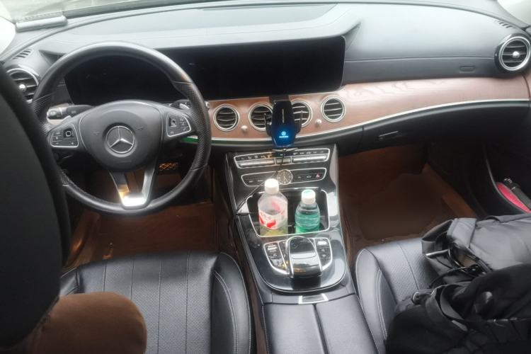 Used Mercedes-Benz E-Class 2016 E 300 L Luxury Model Center Console