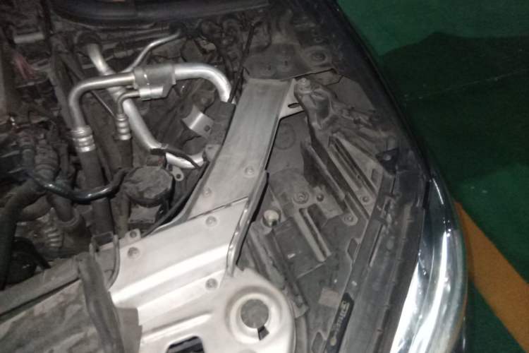 Used Mercedes-Benz E-Class 2016 E 300 L Sport Luxury Model Engine Bay Left