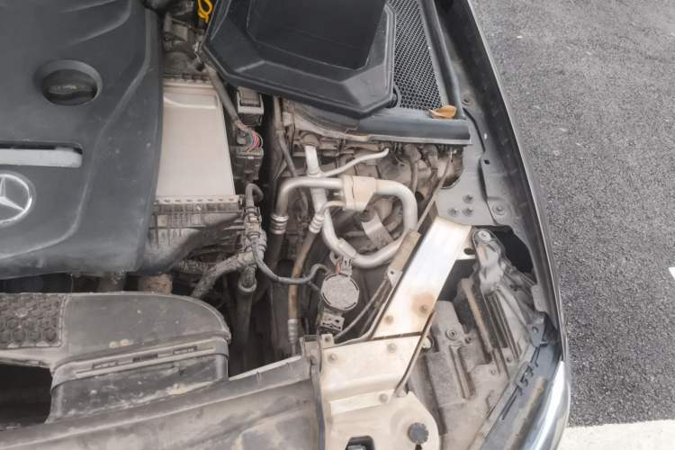 Used Mercedes-Benz E-Class 2016 E 300 L Luxury Model Engine Bay Left