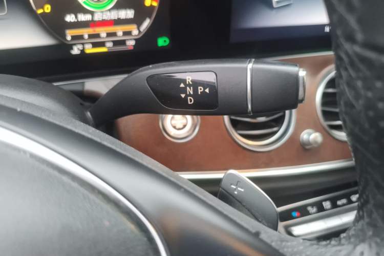 Used Mercedes-Benz E-Class 2016 E 300 L Luxury Model Gear Lever