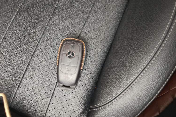 Used Mercedes-Benz E-Class 2016 E 300 L Luxury Model Interior 1