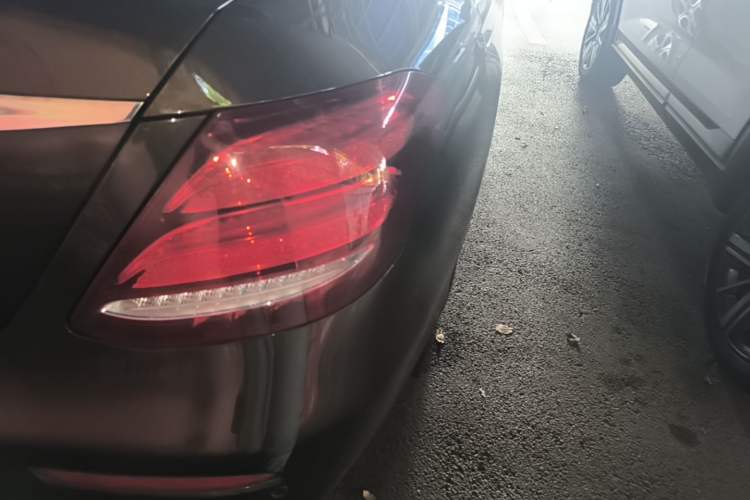 Used Mercedes-Benz E-Class 2016 E 300 L Sport Luxury Model Right Rear Taillight