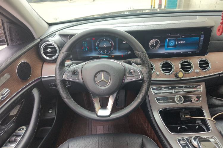 Used Mercedes-Benz E-Class 2016 E 300 L Luxury Model Steering Wheel