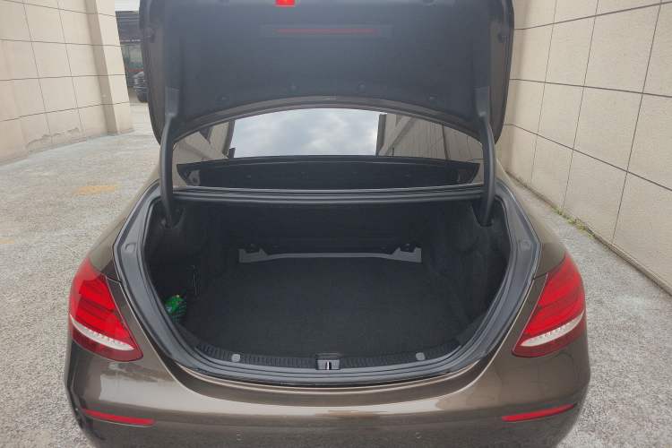 Used Mercedes-Benz E-Class 2016 E 300 L Luxury Model Trunk