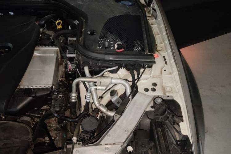 Used Mercedes-Benz E-Class 2016 E 300 L Stylish Model Engine Bay Left