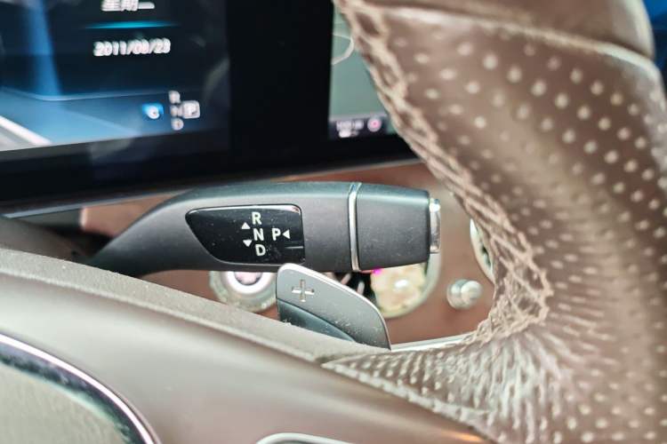 Used Mercedes-Benz E-Class 2016 E 300 L Luxury Model Gear Lever