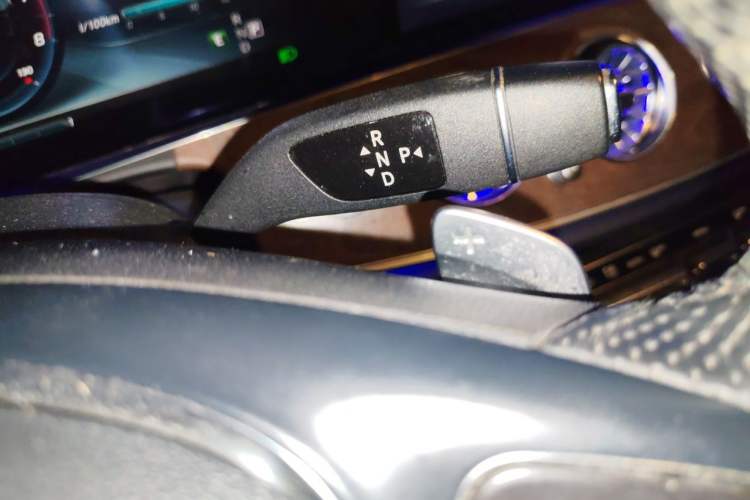 Used Mercedes-Benz E-Class 2016 E 300 L Stylish Model Gear Lever