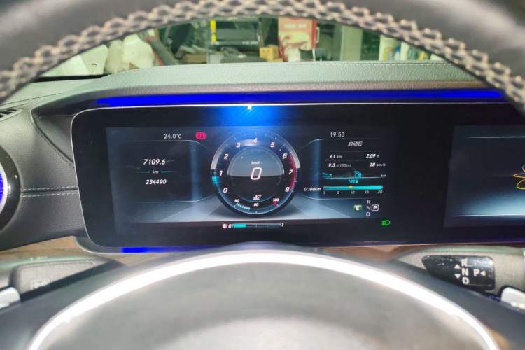 Used Mercedes-Benz E-Class 2016 E 300 L Stylish Model Instrument Cluster