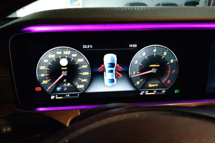 Used Mercedes-Benz E-Class 2016 E 300 L Stylish Model Instrument Cluster