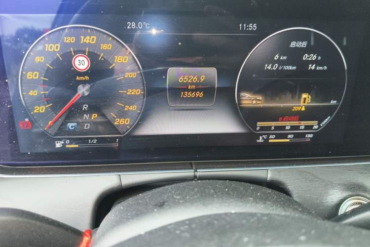 Used Mercedes-Benz E-Class 2016 E 200 L Sport Edition Odometer Close Up
