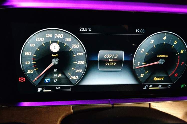 Used Mercedes-Benz E-Class 2016 E 300 L Stylish Model Odometer Close Up