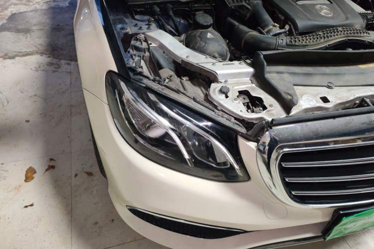 Used Mercedes-Benz E-Class 2016 E 300 L Stylish Model Right Front Headlight