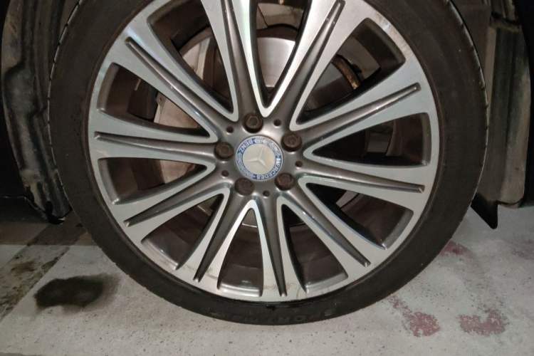 Used Mercedes-Benz E-Class 2016 E 300 L Stylish Model Right Front Wheel Hub