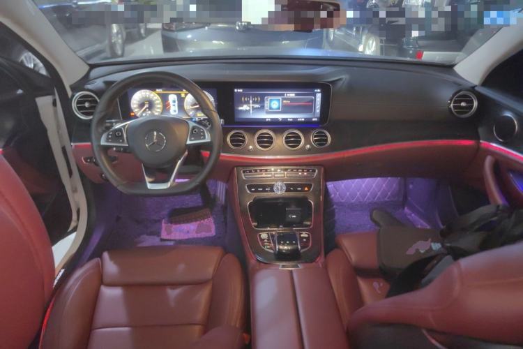 Used Mercedes-Benz E-Class 2016 E 200 L Sport Edition Center Console