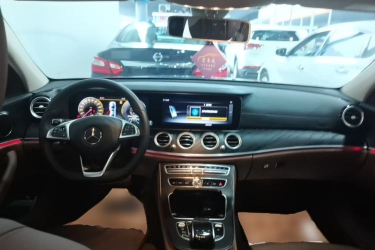 Used Mercedes-Benz E-Class 2016 E 200 L Sport Edition Center Console
