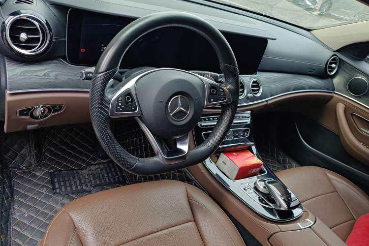 Used Mercedes-Benz E-Class 2016 E 300 L Sporty and Stylish Model Center Console