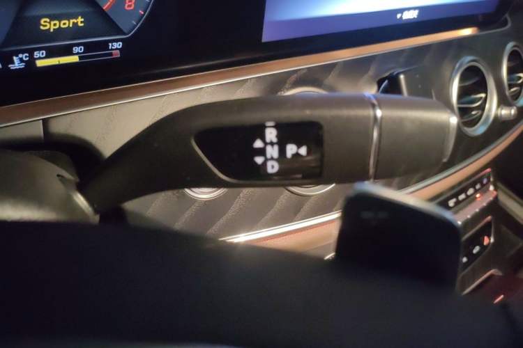 Used Mercedes-Benz E-Class 2016 E 200 L Sport Edition Gear Lever