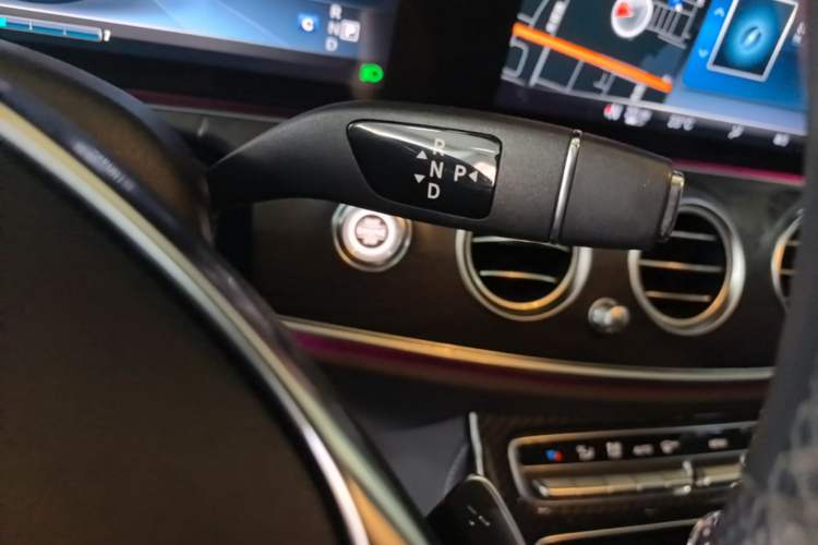 Used Mercedes-Benz E-Class 2016 E 300 L Sporty and Stylish Model Gear Lever