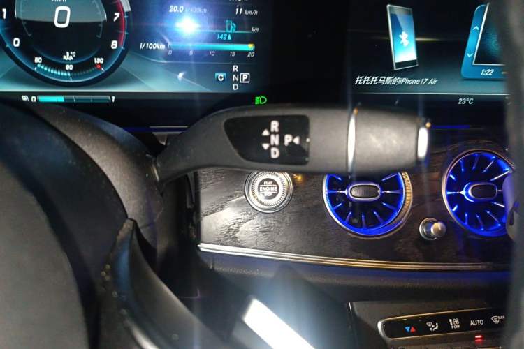 Used Mercedes-Benz E-Class 2016 E 300 L Sporty and Stylish Model Gear Lever
