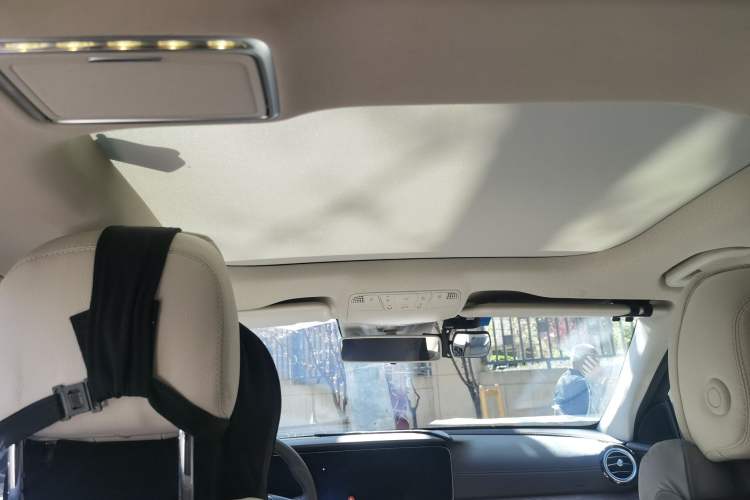 Used Mercedes-Benz E-Class 2016 E 200 L Headliner