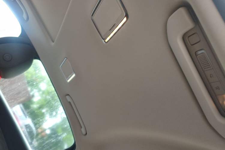 Used Mercedes-Benz E-Class 2016 E 200 L Headliner