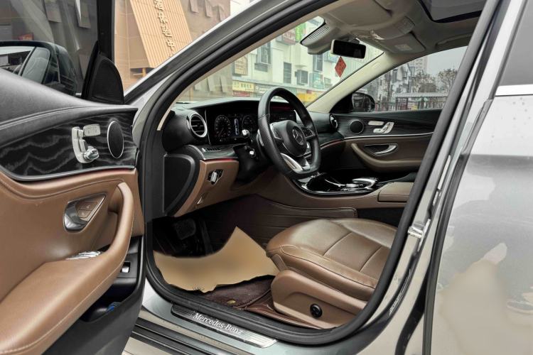 Used Mercedes-Benz E-Class 2016 E 300 L Sport Luxury Model Interior 2