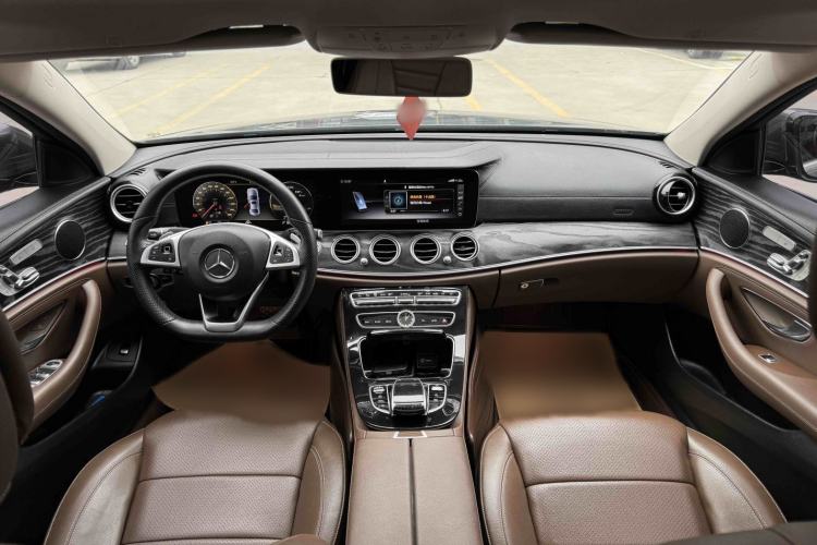 Used Mercedes-Benz E-Class 2016 E 300 L Sport Luxury Model Interior 3