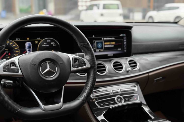 Used Mercedes-Benz E-Class 2016 E 300 L Sport Luxury Model Interior 4