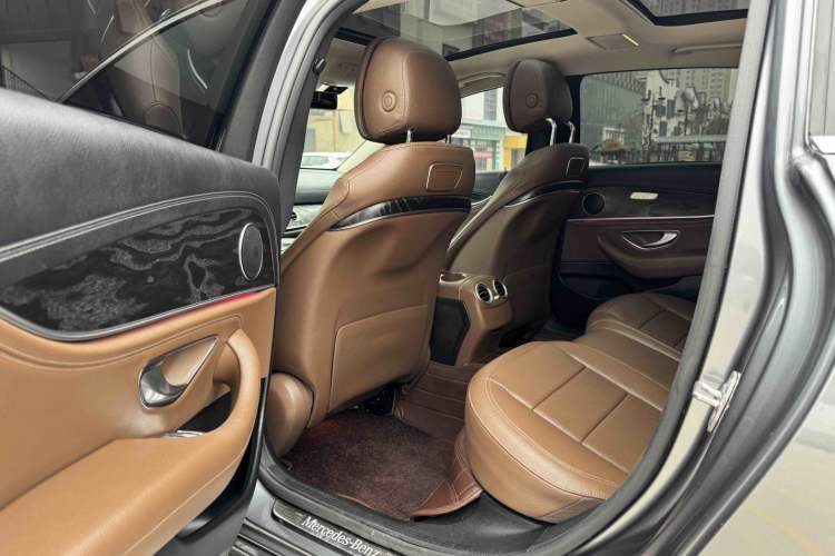 Used Mercedes-Benz E-Class 2016 E 300 L Sport Luxury Model Interior 5