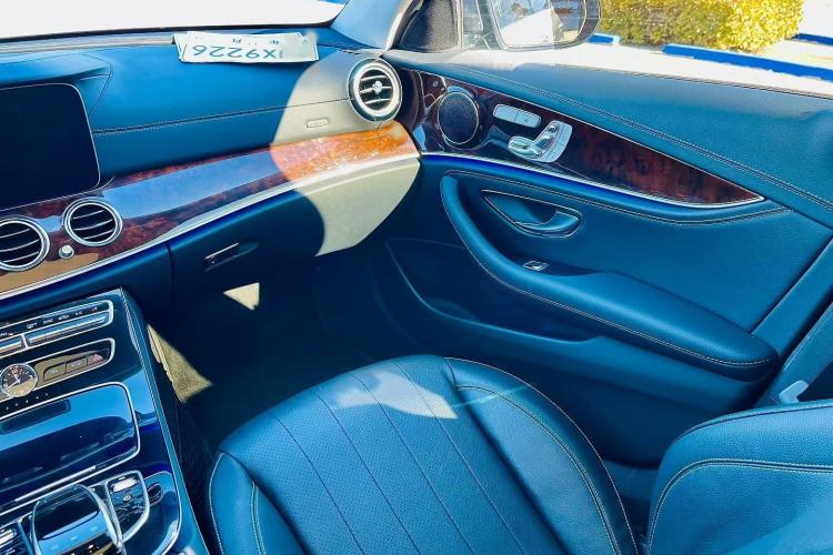Used Mercedes-Benz E-Class 2016 E 300 L Stylish Model Interior 8