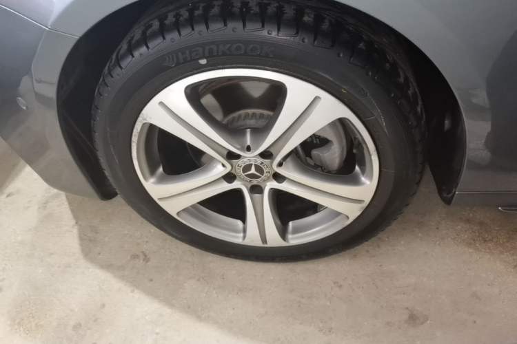 Used Mercedes-Benz E-Class 2016 E 200 L Sport Edition Left Front Wheel Hub