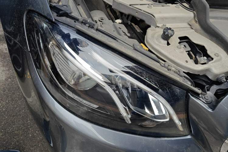 Used Mercedes-Benz E-Class 2016 E 300 L Sporty and Stylish Model Right Front Headlight